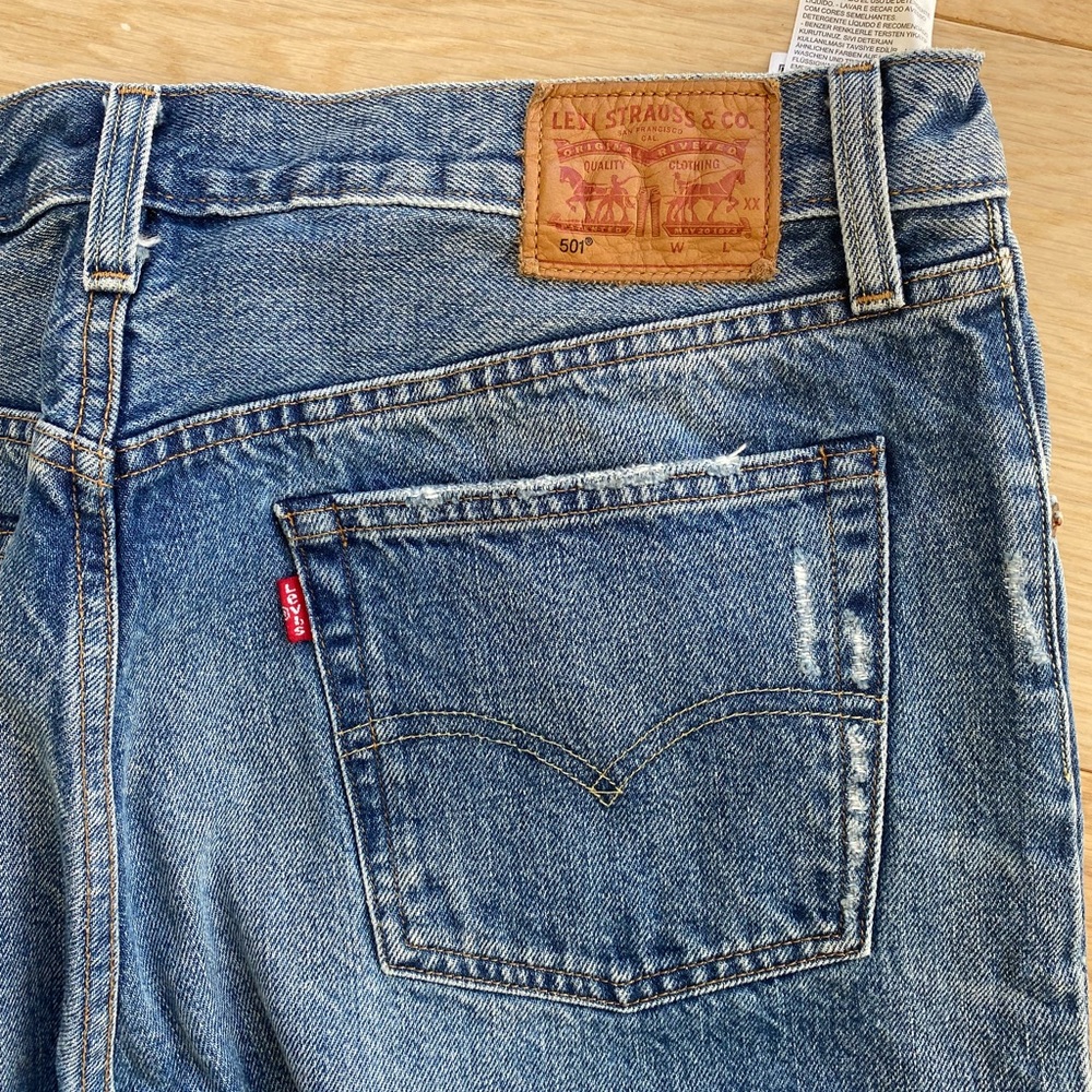 Vintage-style Levi’s size 31